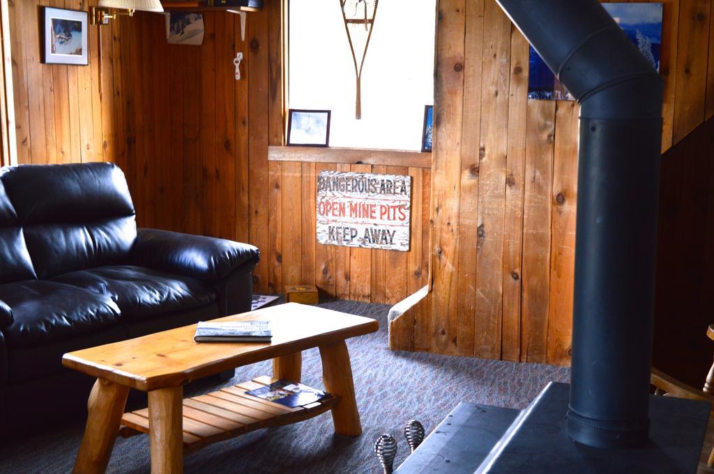 Red Shutter Inn Rossland Extérieur photo